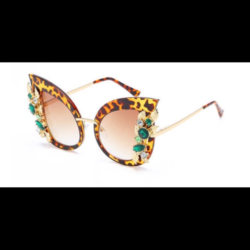 Cat eye glamour shades